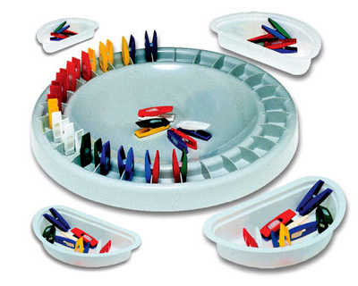 jeu-domino-padagogique-composi-tion-plateau-circulaire-28cm-28-mini-pinces-4cm-4-bacs-adapta-4-enfants-des-3-ans